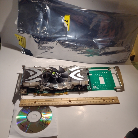 Dell KU705 Nvidia Quadro FX4500 PCI-E 512MB GDDR3 Dual DVI TV-Out (S-VIdeo).I - Picture 12 of 13